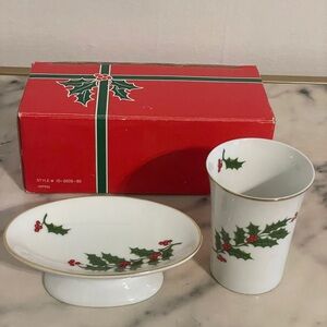 Vintage Fine Porcelain Bathroom Soap Dish And Cup Tumbler Christmas Holly Japan